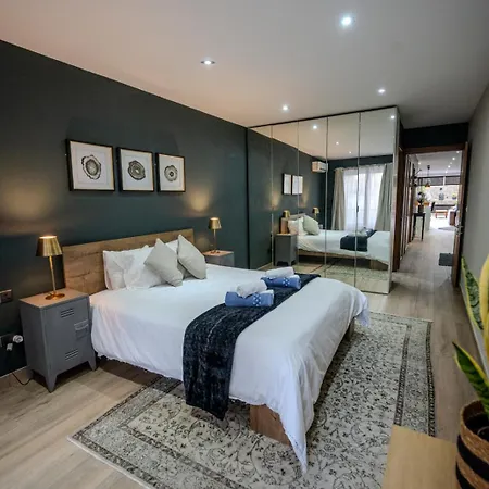 Apartment Spacious Seaside Sanctuary In The Heart Of With An Outdoor Terrace, In The Perfect Location *