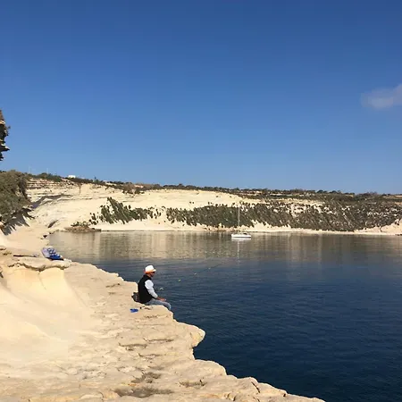 Spacious Seaside Sanctuary In The Heart Of With An Outdoor Terrace, In The Perfect Location Apartment