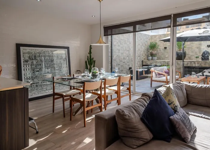 Apartament Spacious Seaside Sanctuary In The Heart Of With An Outdoor Terrace, In The Perfect Location