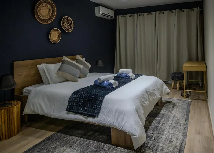 Spacious Seaside Sanctuary In The Heart Of With An Outdoor Terrace, In The Perfect Location *