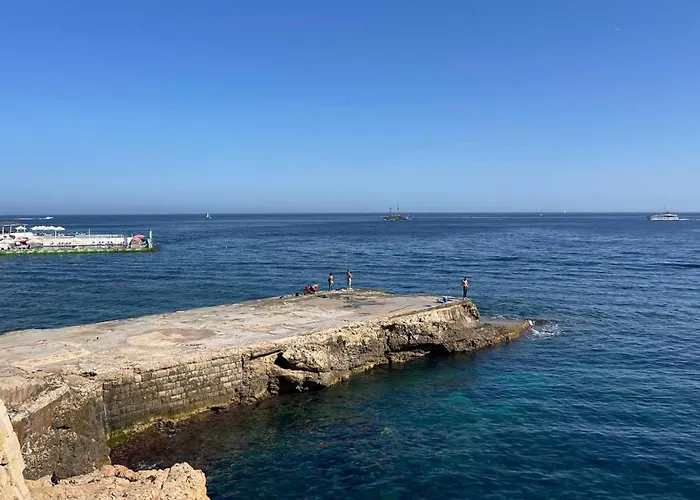 Apartament Spacious Seaside Sanctuary In The Heart Of With An Outdoor Terrace, In The Perfect Location Sliema