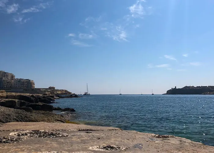 Spacious Seaside Sanctuary In The Heart Of With An Outdoor Terrace, In The Perfect Location Sliema