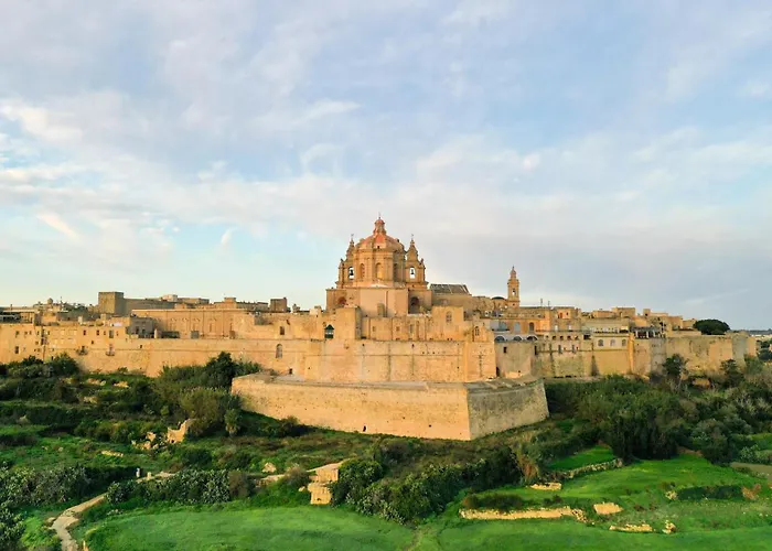 Spacious Seaside Sanctuary In The Heart Of With An Outdoor Terrace, In The Perfect Location * Sliema