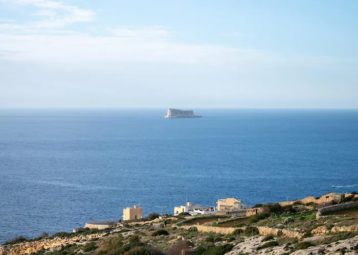 Spacious Seaside Sanctuary In The Heart Of With An Outdoor Terrace, In The Perfect Location * Sliema