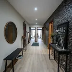 아파트 Spacious Seaside Sanctuary In The Heart Of With An Outdoor Terrace, In The Perfect Location 슬리에마