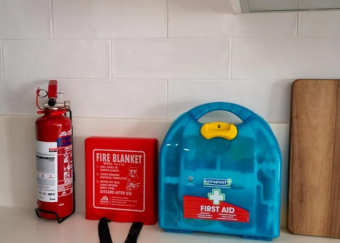 Spacious Seaside Sanctuary In The Heart Of With An Outdoor Terrace, In The Perfect Location *