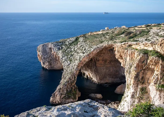 Apartman Spacious Seaside Sanctuary In The Heart Of With An Outdoor Terrace, In The Perfect Location