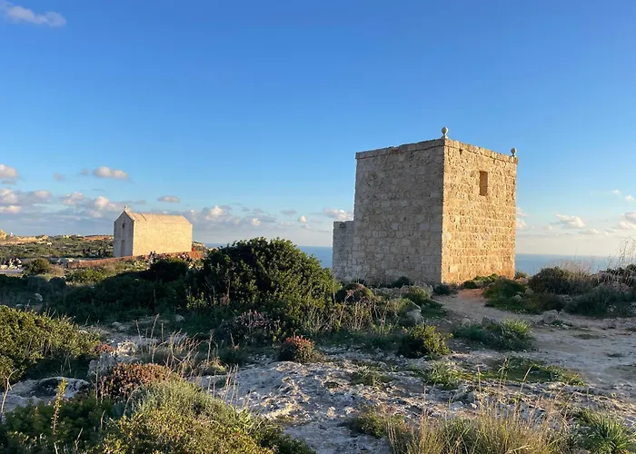 Spacious Seaside Sanctuary In The Heart Of With An Outdoor Terrace, In The Perfect Location * Sliema